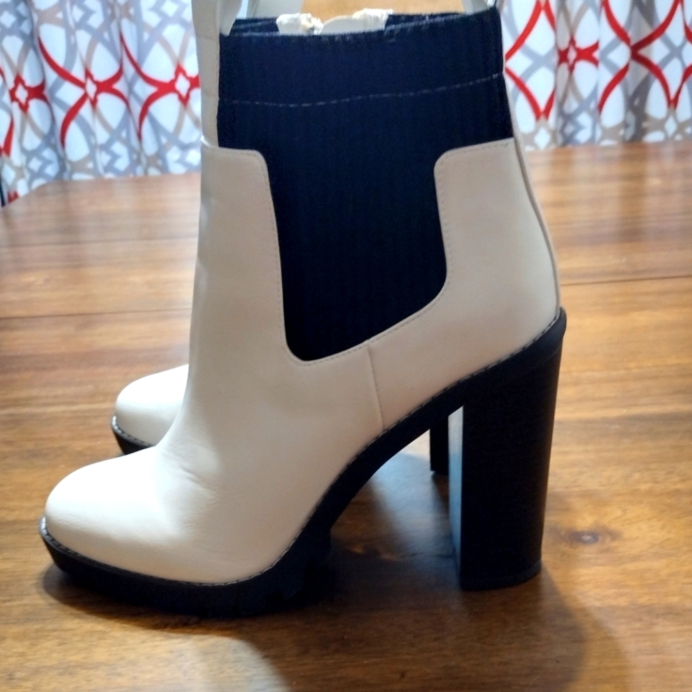 BCBG white sock booties sz 11